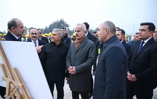 Bakan Uraloğlu, Hatay'da devam eden yol yapım çalışmalarını inceledi Açıklaması