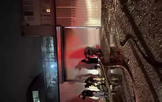 Bursa'da marangoz atölyesinde yangın: elektrikli araç ve ATV motor alev aldı