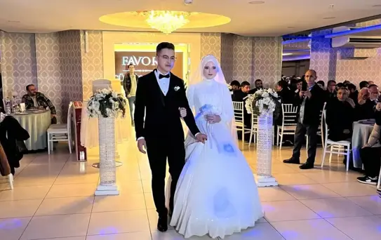 Sosyal medyada gündem olan çift dünyaevine girdi