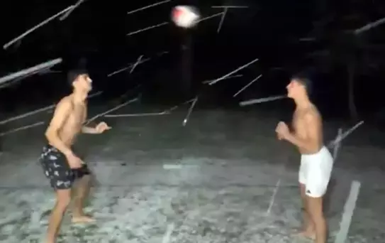 Arda Güler ve Yiğit Efe Demir buz gibi havada kafa topu oynadı 