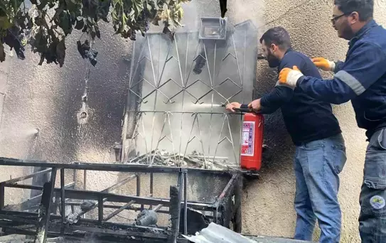 Erdemli'de ev yangını büyümeden söndürüldü