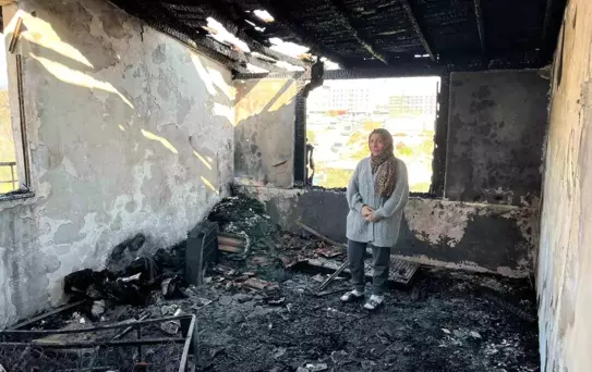 Depremzedeye Bir Darbe Daha: Evi Yandı