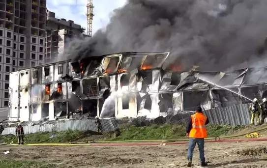 Esenyurt'ta Konteyner Yangını