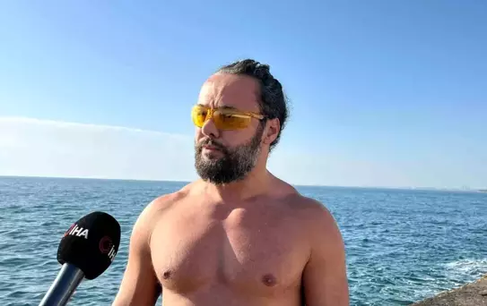 Lodos Dalgalara Kapılan 3 Yüzücü Yaralandı