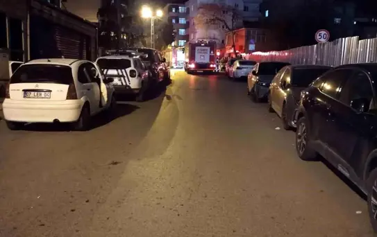 Kartal'da 5 Katlı Binada Yangın