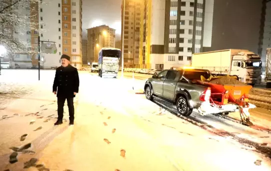 Başkan Palancıoğlu, karla mücadele için sahaya çıktı