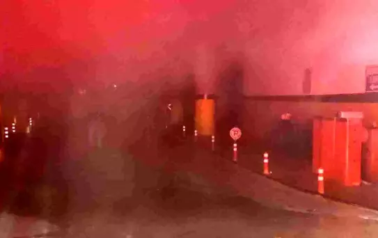 Rize kent meydanındaki otoparkta yangın paniği