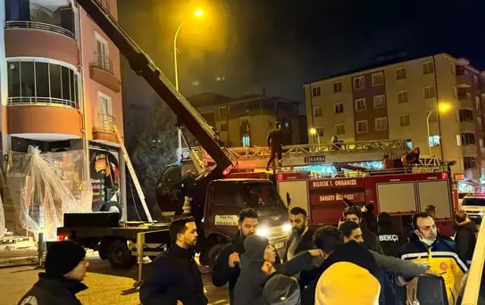 Bilecik'te Yangın: 5 Kişi Dumandan Etkilendi