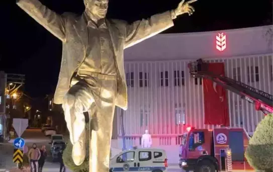 Tavas'tan Bayrak Provokasyonuna Sert Tepki