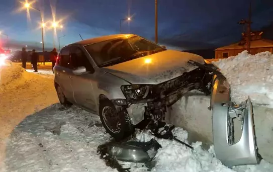 Van'da Trafik Kazası: 3 Yaralı
