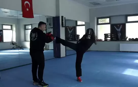 Fatma Başak Coşer, Kick Boks Türkiye Üçüncüsü Oldu