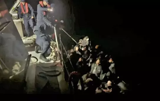 Seferihisar'da 43 Düzensiz Göçmen Yakalandı