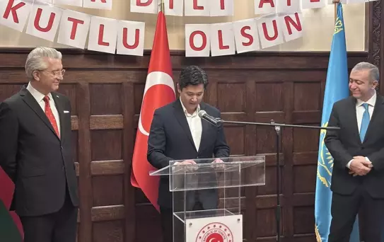 Atina'da Dünya Türk Dili Ailesi Günü Kutlandı