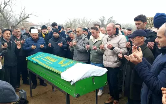 Edirne'de Tır Kazasında Hayatını Kaybeden Yaşlı Adam Toprağa Verildi