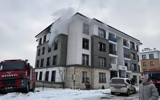 Elazığ'da Yangın: 11 Kişi Dumandan Etkilendi