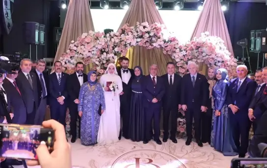 Haberler.com'un mutlu günü! Bilal Teymur ve Betül Kavak dünyaevine girdi