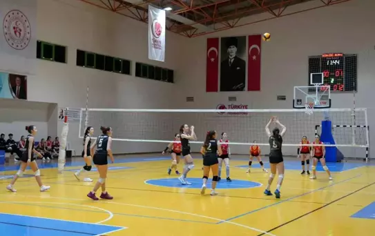 4. Geleneksel Yıldız Kızlar Voleybol Turnuvası başladı