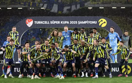 Fenerbahçe'ye transfer olan yıldıza olay sözler: Takımdan ayrılmasına sevindik