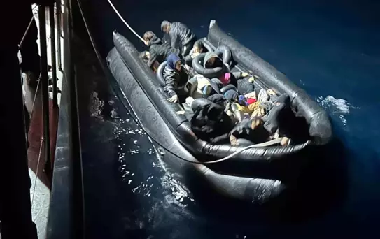 İzmir'de 50 Düzensiz Göçmen Yakalandı