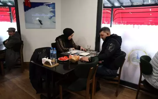 Kartepe'de yeni evli çiftlere ilk yıl jesti