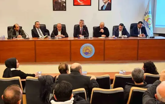 Gölcük'te muhtarlar ve altyapı kurumlarının yetkilileri yatırım toplantısında buluştu