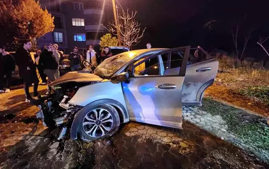 Bursa'da Kaza: 3 Ağır Yaralı