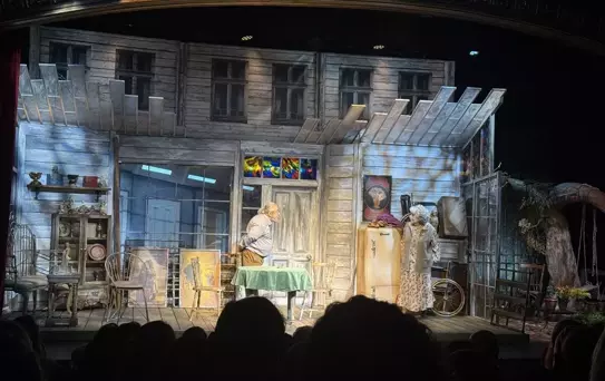 Konken Partisi Tiyatroda Prömiyer Yaptı