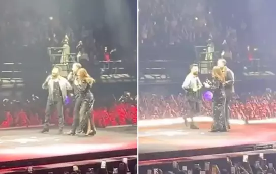 Tarkan İstanbul konserinde yıldızları ağırladı