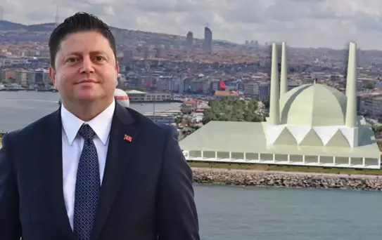 Kadıköy Belediye Başkanı Mesut Kösedağı, sahile yapılacak cami projesine karşı çıktı