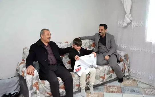 Kaymakam Uzun, Türkiye şampiyonunu ziyaret etti