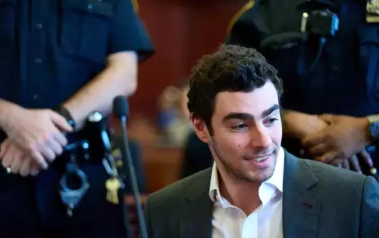 Mangione, CEO'yu Öldürme Suçlamasından Kurtuldu