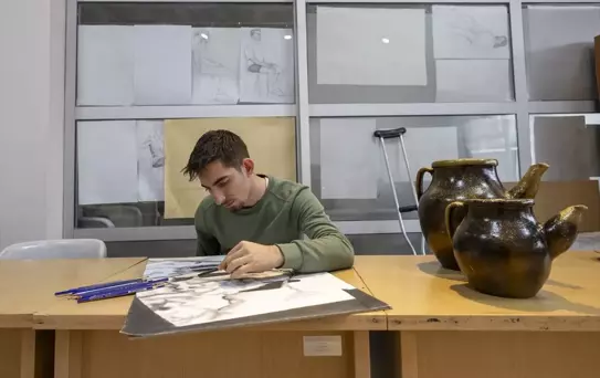 Ömer Gürbüz: Depremden Sonra Hayatın Engellerini Resimle Aşıyor