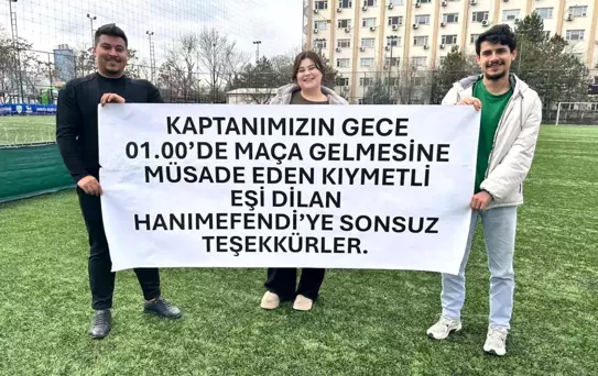 Sami Can'a Pankartlı Teşekkür