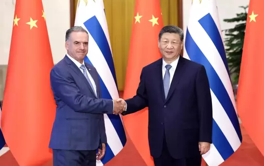 Xi Jinping ve Uruguay Lideri Görüştü