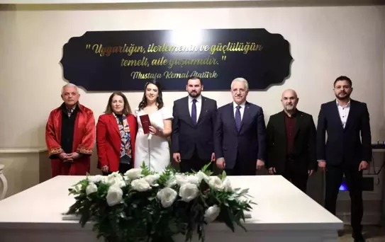 Aybay ve Yıldırım ailelerinin mutlu günü