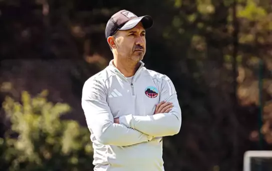 Büyük sürpriz! Bahis soruşturmasında ceza alan teknik direktörle yola devam kararı aldılar