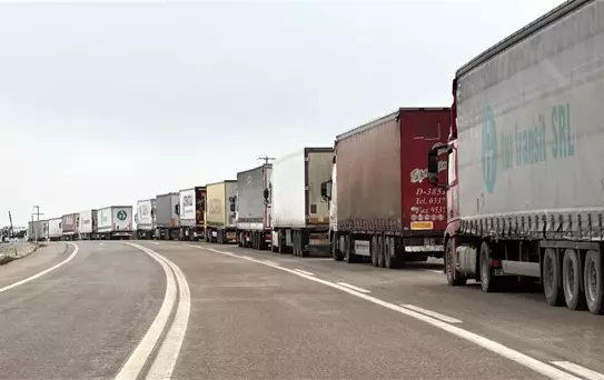 Hamzabeyli Sınır Kapısı'nda 11 km TIR Kuyruğu