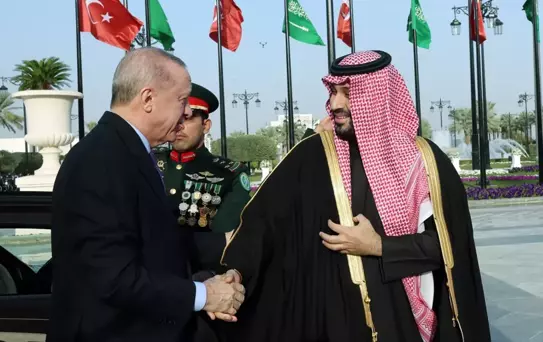 Türkiye ile Suudi Arabistan arasında 2 milyar dolarlık enerji anlaşması