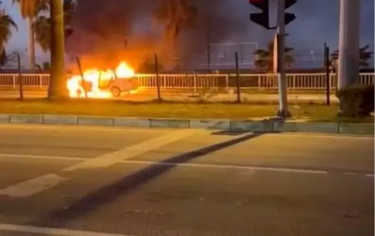 Alanya'da Trafik Kazası: Araç Alev Aldı
