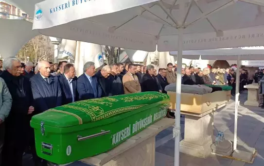 KAYSO Başkanı Mehmet Büyüksimitci'nin annesi son yolculuğuna uğurlandı