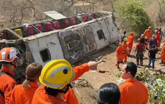 Yolcu otobüsü devrildi! 16 kişi öldü, 44 kişi yaralandı