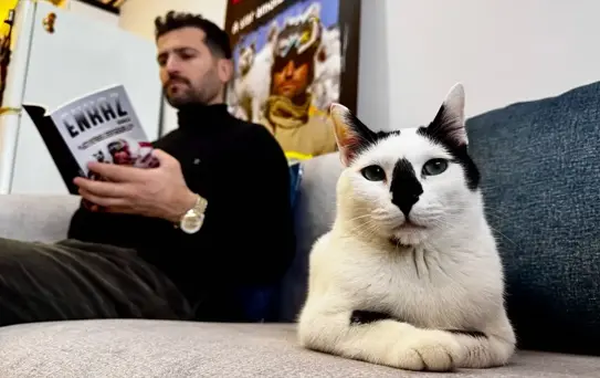 Depremin Ardından Dostluk: Enkaz