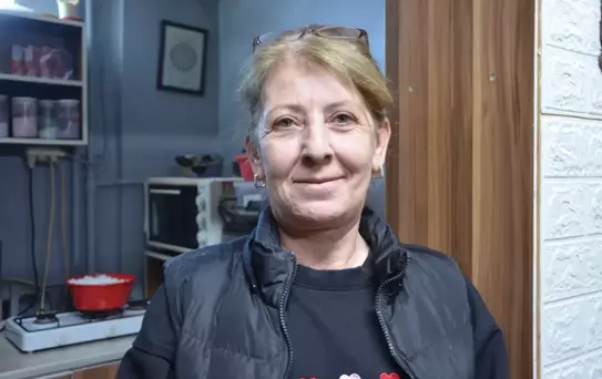 Bakımevinde üzerine kolonya döküp ateşe verdi