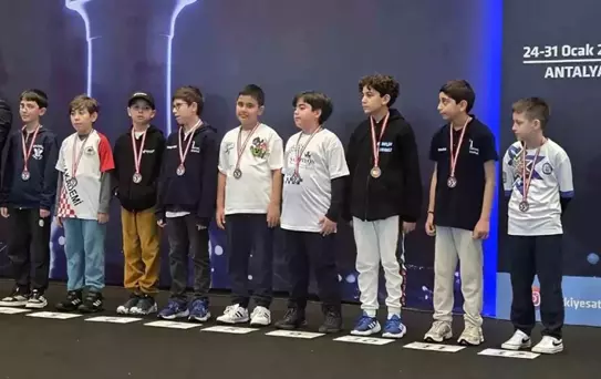 Büyükşehir Satranç Takımı'ndan Türkiye şampiyonluğu