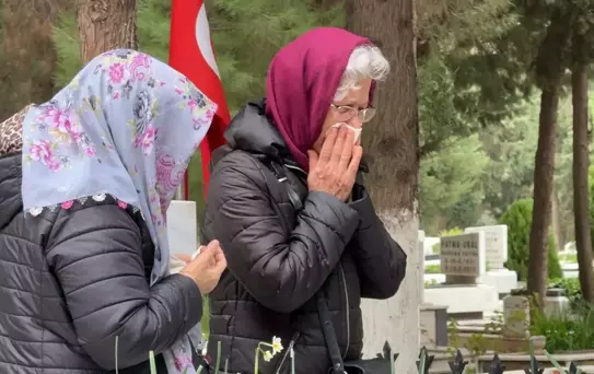 Evlilik yıl dönümünde şehit olan Binbaşı Yetişen, mezarı başında anıldı