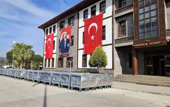 Germencik Belediyesi'nden çevre temizliğine 100 yeni çöp konteyneri