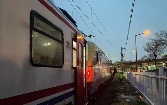 Tren Kazasında Genç Yaralandı