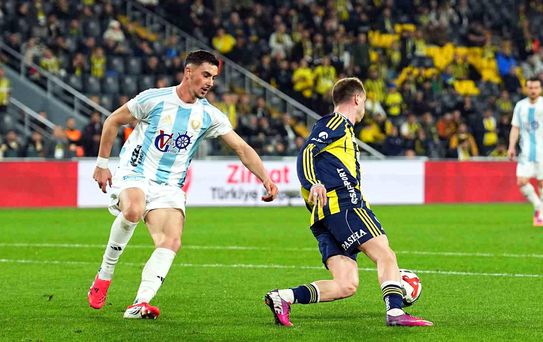 Fenerbahçe - Erzurumspor: İlk Yarısı 0-1