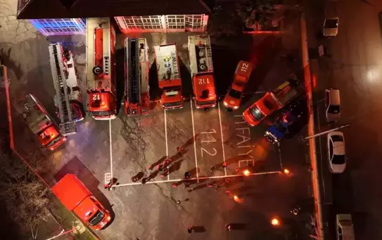 6 Şubat depremlerinde birçok insana umut olan Burdur İtfaiyesi deprem şehitlerini unutmadı