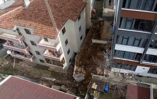 Gölbaşı'nda İstinad Duvarı Çöktü